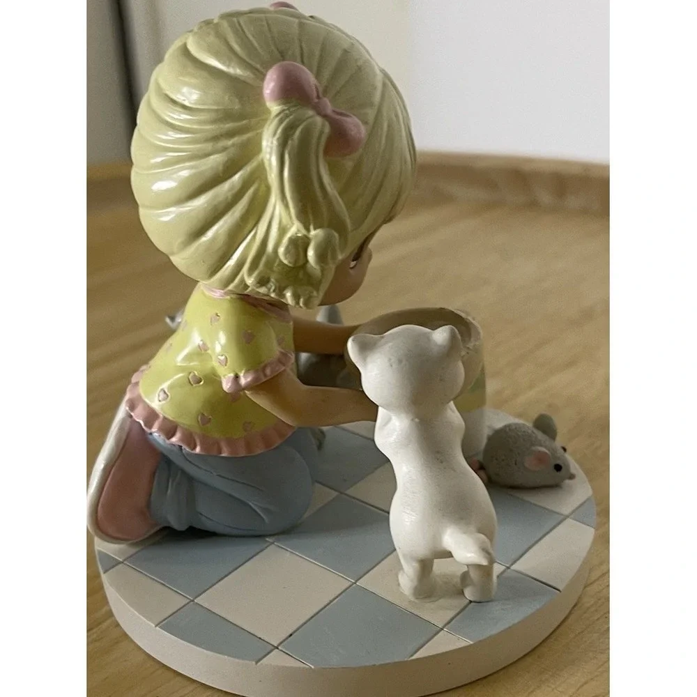 Precious Moments My Heart Is Covered In Paw Prints 343L Cat Figurine‎ 2010